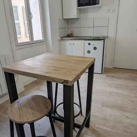 Budgetbnb Larmodieu 2 Тулон