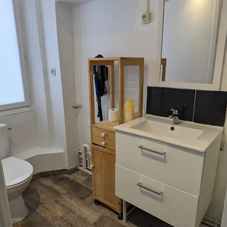 Budgetbnb Larmodieu 2 * Тулон